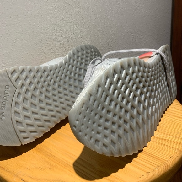 Adidas NMD R1.V2 - Picture 3 of 7